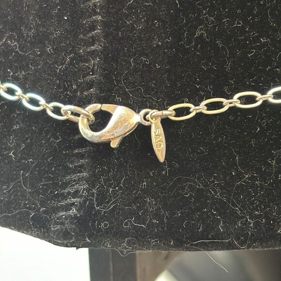 Women’s Silver tone interlocking oval shaped fashion collar necklace 16” - Picture 3 of 3